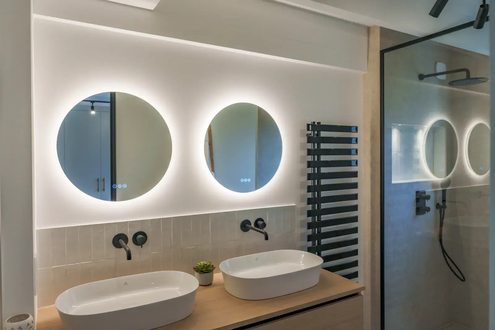 Douche italienne et double vasque rénovées à Bordeaux métropole